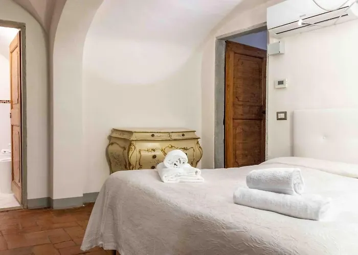 Apartamento Santo Spirito 2 Bedroom *