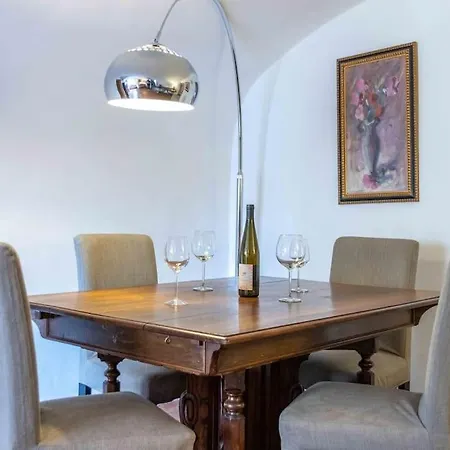 Santo Spirito 2 Bedroom Appartement *